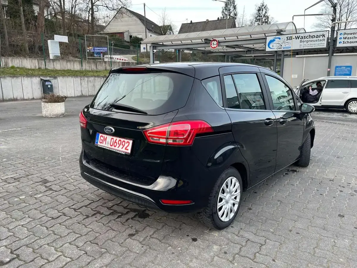 Gebraucht Ford B-MAX Trend 101 PS (74 kW) 2016 Iridiumschwarz metallic Van / Kleinbus