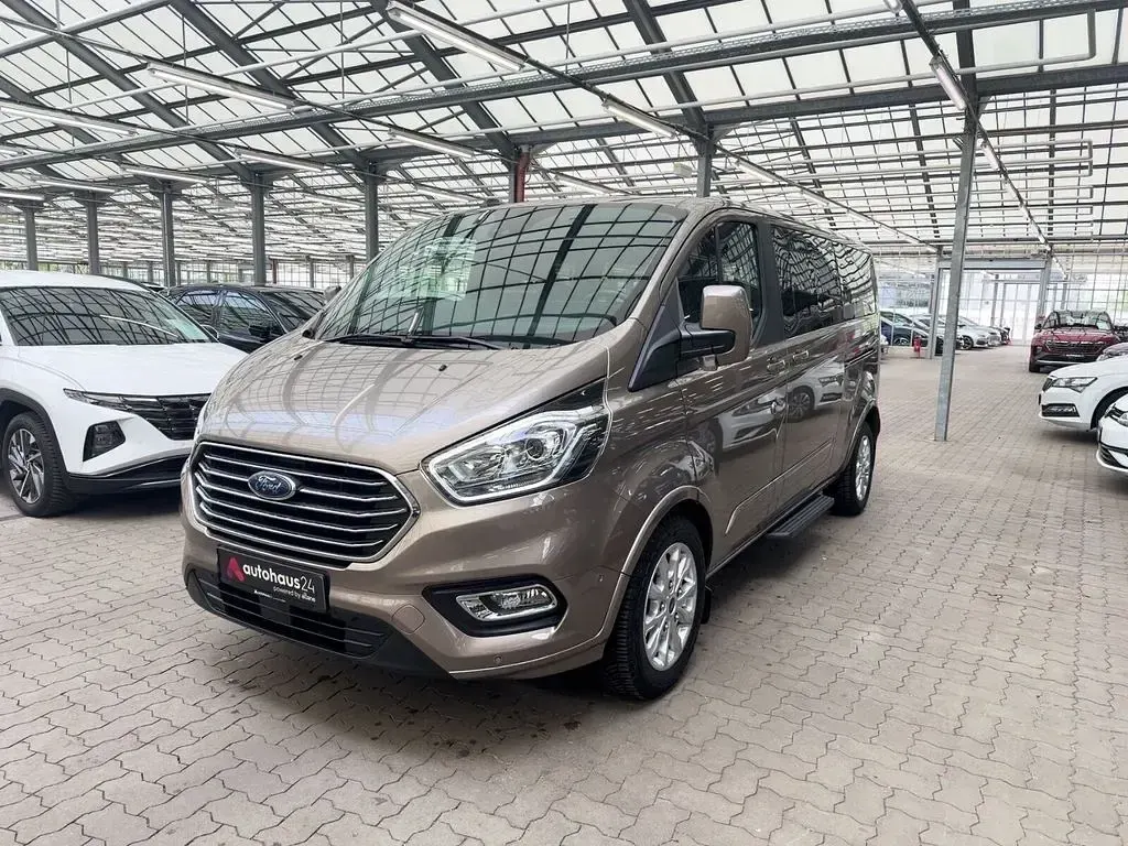 Gebraucht Ford Tourneo Titanium X 170 PS (125 kW) 2023 Silber Van / Kleinbus