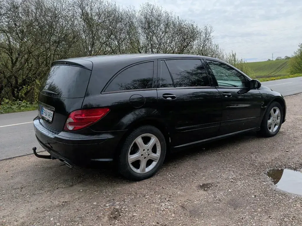 Gebraucht Mercedes R320 AMG 224 PS (164 kW) 2008 Schwarz Van / Kleinbus