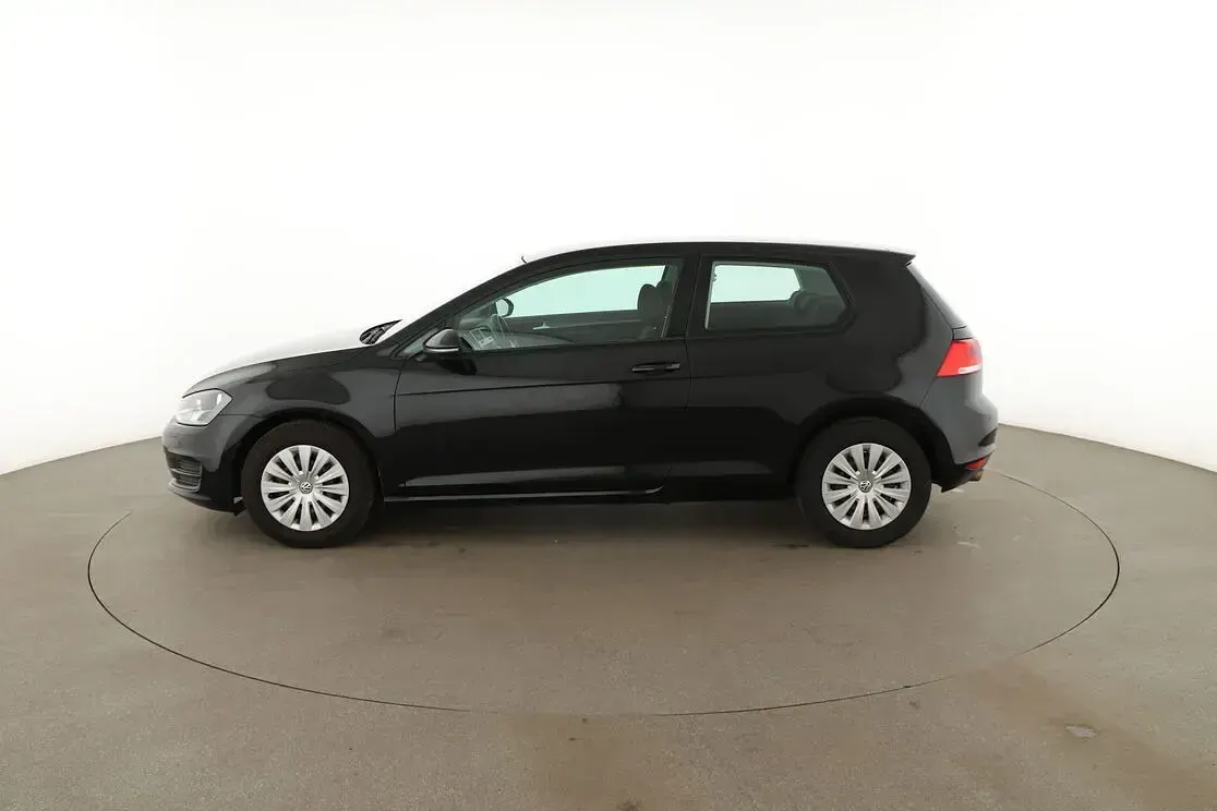Gebraucht VW Golf VII Trendline 110 PS (80 kW) 2016 Schwarz Limousine