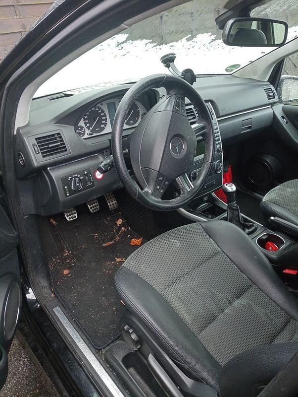 Gebraucht Mercedes B180 109 PS (80 kW) 2011 Van / Kleinbus