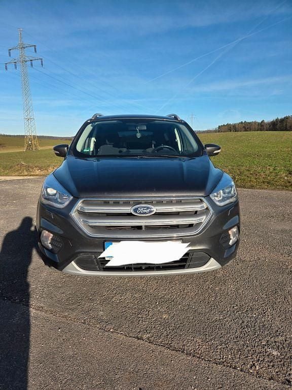 Gebraucht Ford Kuga Cool & Connect 150 PS (110 kW) 2019 Grau SUV