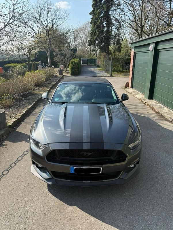 Gebraucht Ford Mustang GT 421 PS (309 kW) 2017 Grau Cabrio