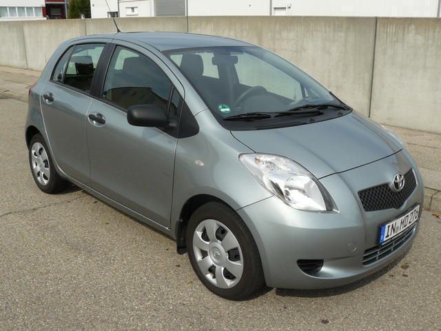 Gebraucht Toyota Yaris 87 PS (63 kW) 2006 Grau metallic Kleinwagen
