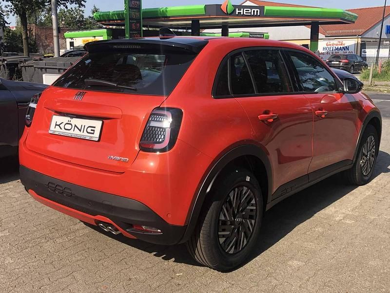 Gebraucht Fiat 600 146 PS (107 kW) 2025 Orange Limousine