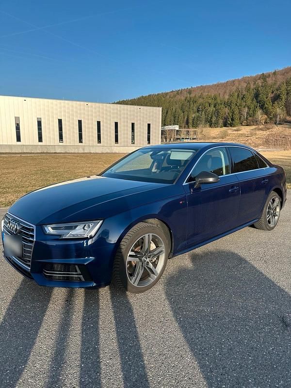 Gebraucht Audi A4 Design 252 PS (185 kW) 2018 Blau Limousine