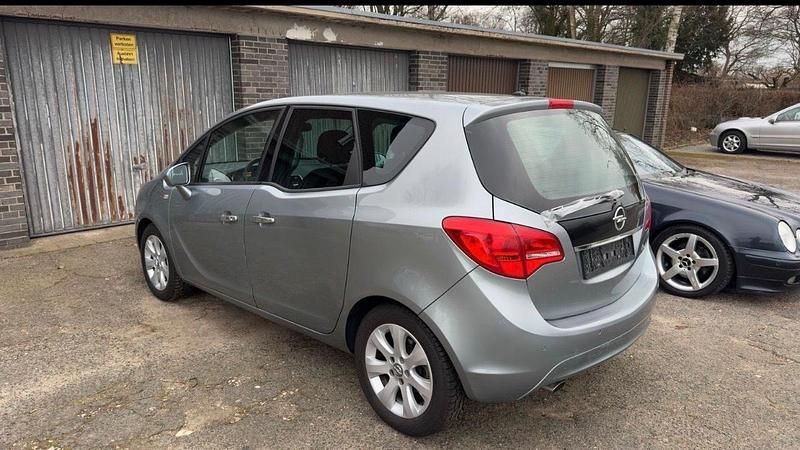 Gebraucht Opel Meriva 140 PS (102 kW) 2013 Grau Van / Kleinbus