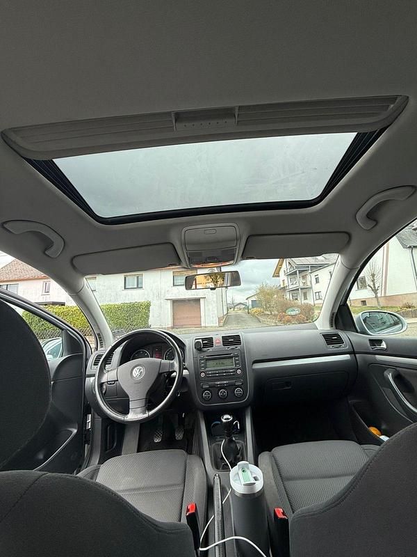 Gebraucht VW Golf V 140 PS (102 kW) 2004 Grau Kleinwagen