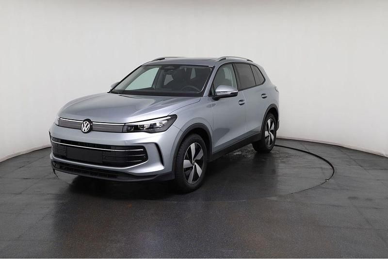Neu VW Tiguan Edition 150 PS (110 kW) 2026 Silber SUV
