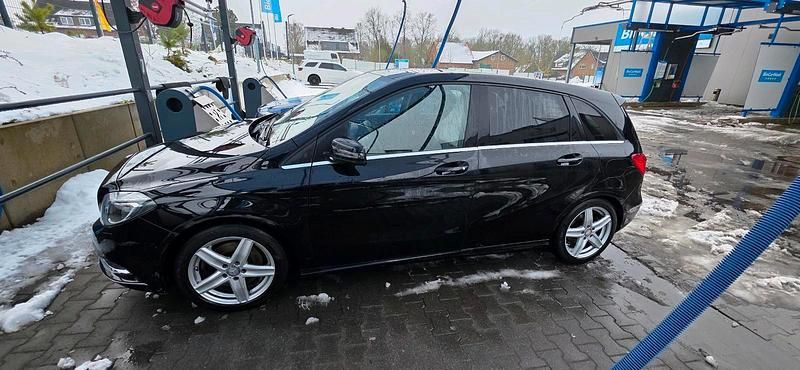 Gebraucht Mercedes 250 210 PS (154 kW) 2014 Schwarz Limousine