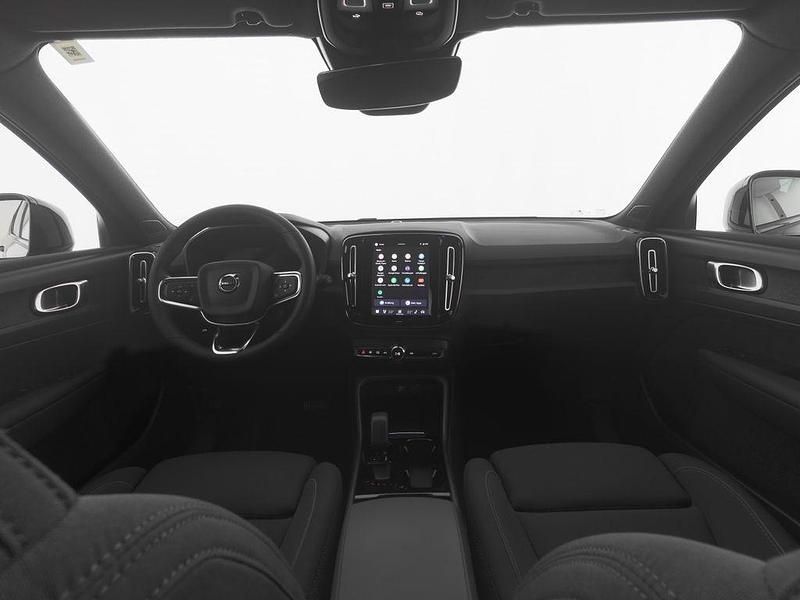 Usado Volvo XC40 Core 169 kW (231 HP) 2023 Cinzento SUV