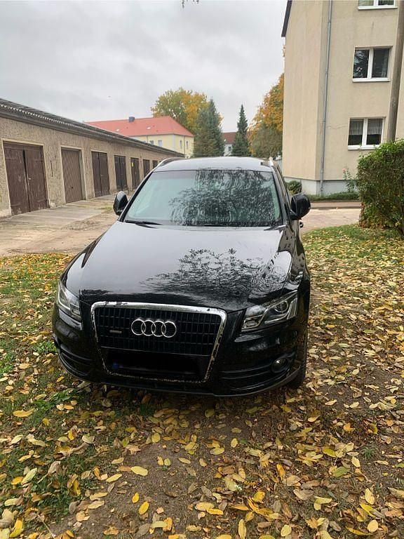 Schwarz Gebraucht 2011 Audi Q5 SUV | 12.700 € (Teuer) - Bild 1/4