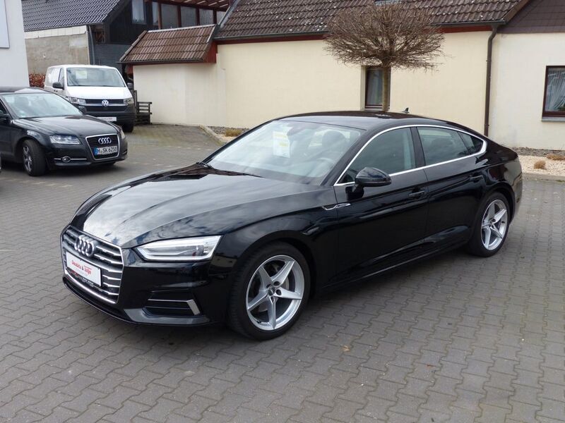Schwarz Gebraucht 2020 Audi A5 Sportback Sport Limousine | 26.790 € (Superpreis) - Bild 1/4