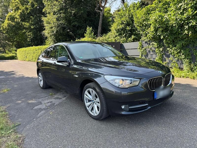 Silber Gebraucht 2011 BMW 530 Gran Turismo Limousine | 14.799 € (Fairer Preis) - Bild 1/4
