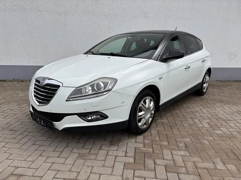 Gebraucht Lancia Delta 105 PS (77 kW) 2013 Weiß Kleinwagen