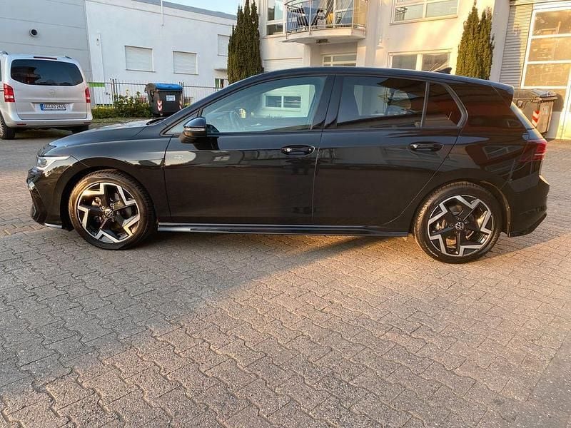 Gebraucht VW Golf VIII R-line 150 PS (110 kW) 2025 Andere Limousine