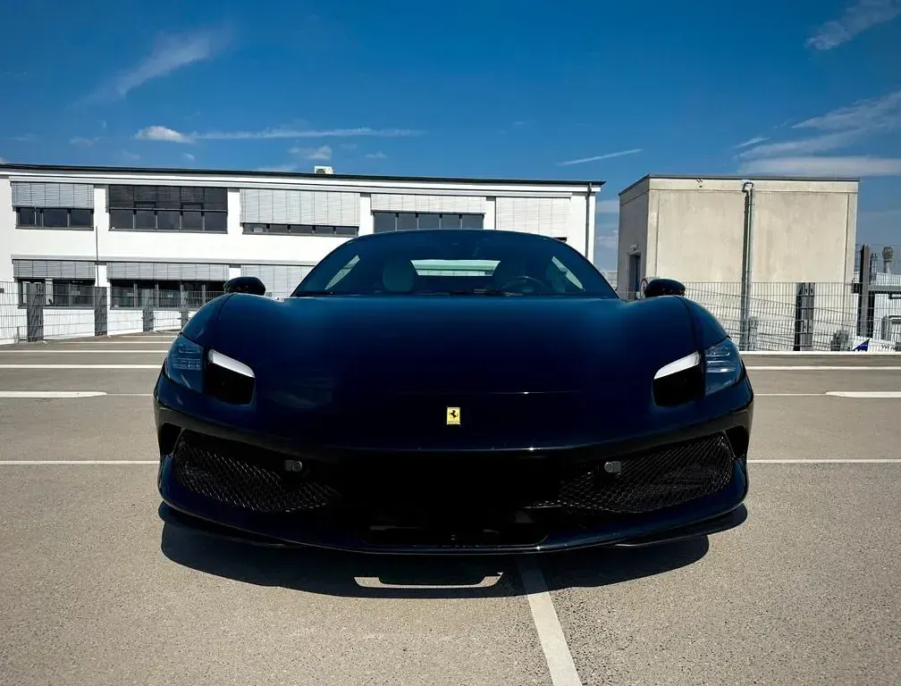 Gebraucht Ferrari 296 829 PS (609 kW) 2023 Schwarz Cabrio