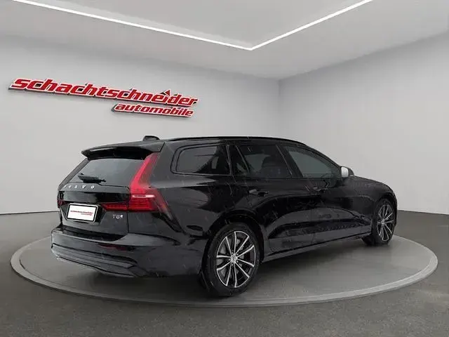 Neu Volvo V60 Business Edition 455 PS (334 kW) 2026 Onyx black metallic Kombi
