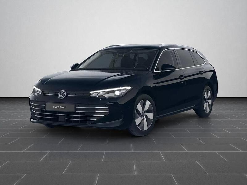 Grenadillschwarz metallic (metallic) Gebraucht 2025 VW Passat Business Kombi | 34.980 € (Guter Preis) - Bild 1/4
