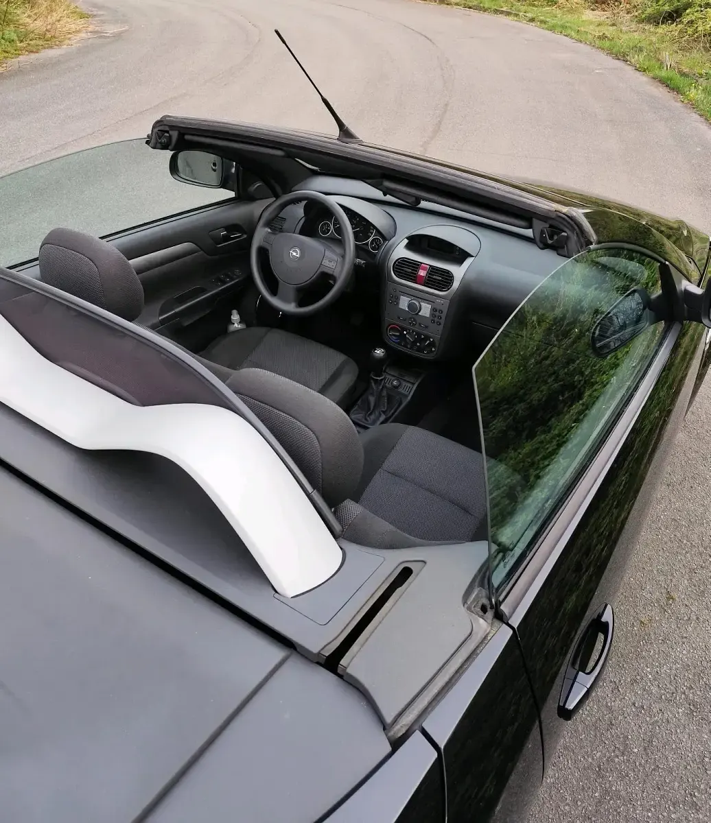 Gebraucht Opel Tigra 90 PS (66 kW) 2004 Schwarz Cabrio