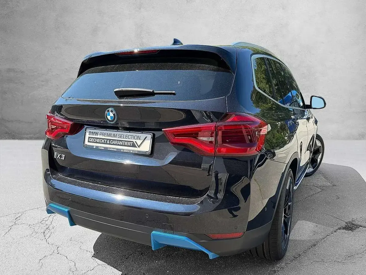 Gebraucht BMW iX3 Sport Line 210 kW (286 PS) 2021 Schwarz SUV
