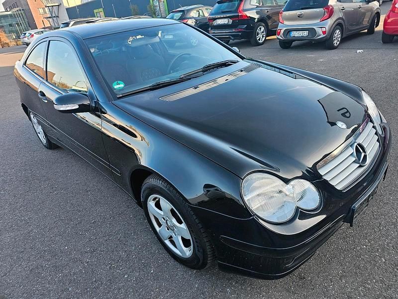Gebraucht Mercedes C180 143 PS (105 kW) 2003 Schwarz Coupé
