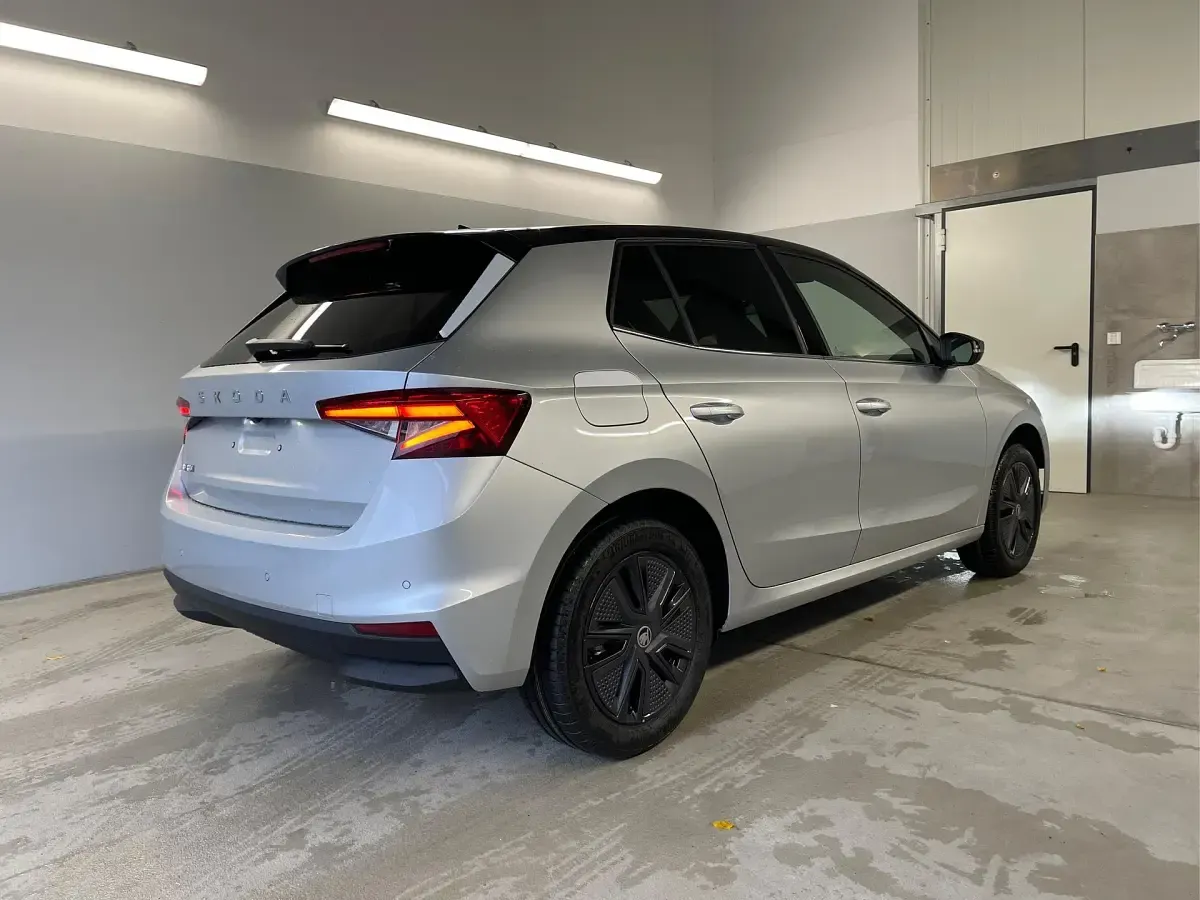 Ny Skoda Fabia Dynamic 2026 Sort Hatchback