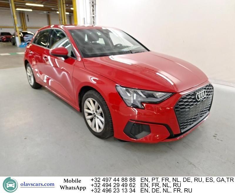 Usado Audi A3 116 CV (85 kW) 2022 Rojo Berlina