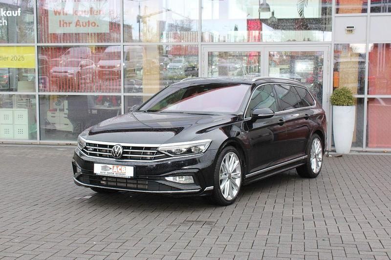 Gebraucht VW Passat R-line 200 PS (147 kW) 2022 Deep black perleff. (metallic) Kombi