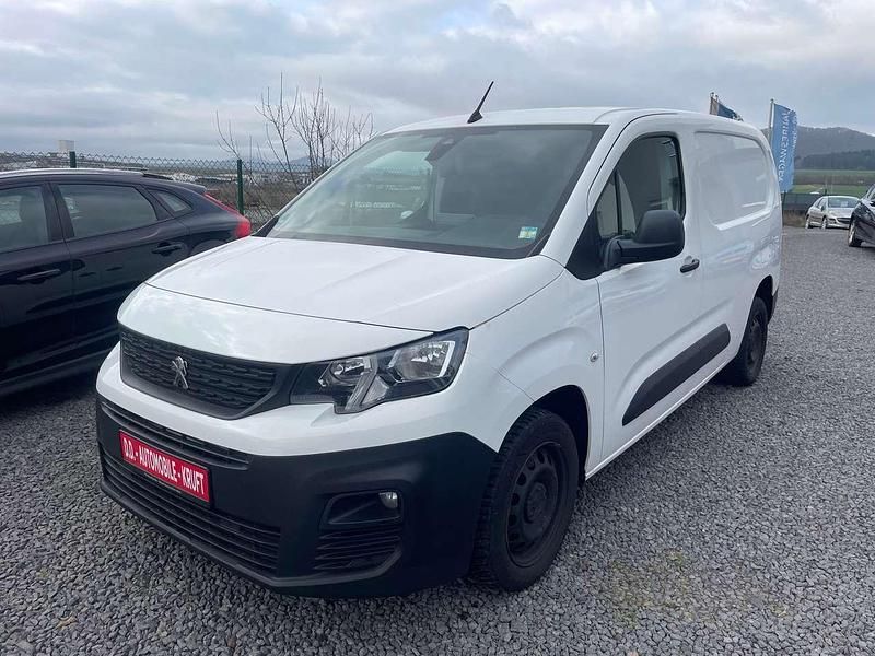 Gebraucht Peugeot Partner 99 PS (72 kW) 2019 Lack weiss Van / Kleinbus