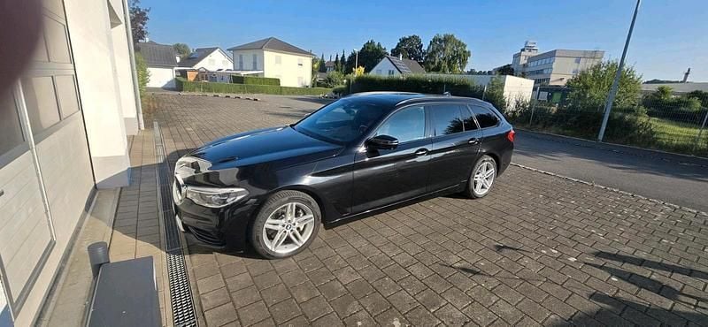 Schwarz Gebraucht 2018 BMW 530 Sport Line Kombi | 28.500 € (Fairer Preis) - Bild 1/4