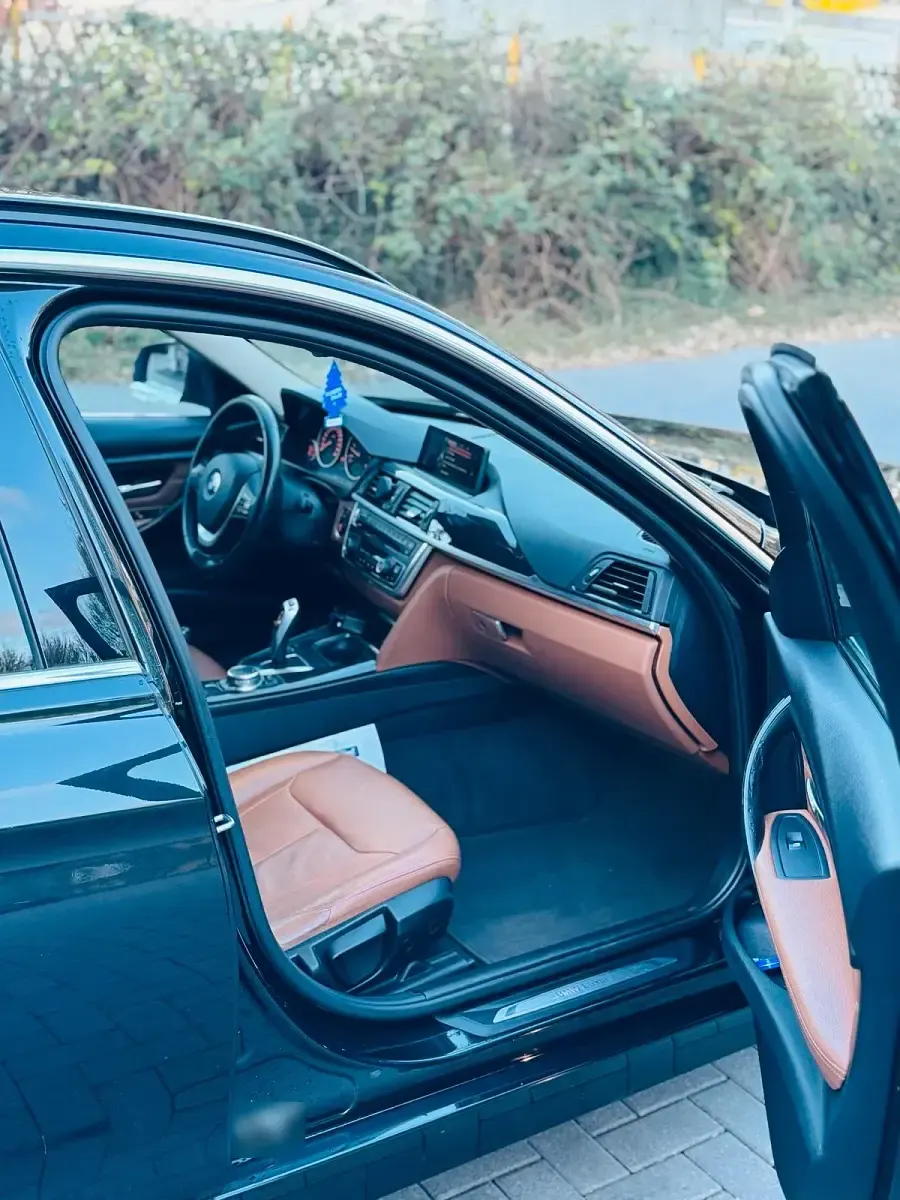 Second-hand BMW 330 258 CP (189 kW) 2015 Negru Break
