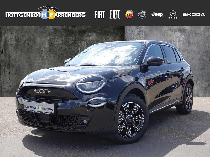 Schwarz Neu 2025 Fiat 600E Red SUV | 36.590 € - Bild 1/4