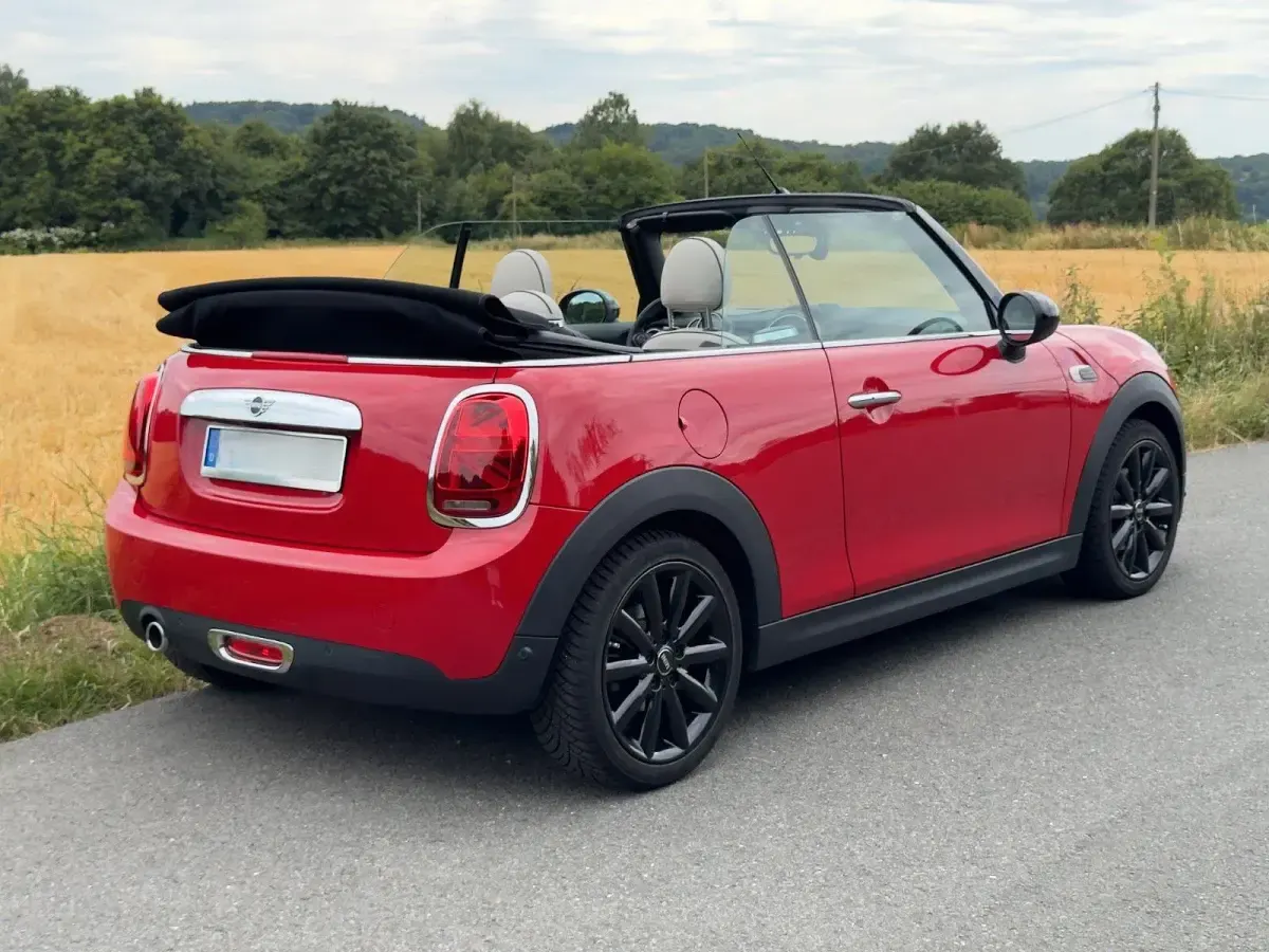 Gebraucht Mini Cooper Cabriolet Chili 136 PS (100 kW) 2018 Rot Cabrio