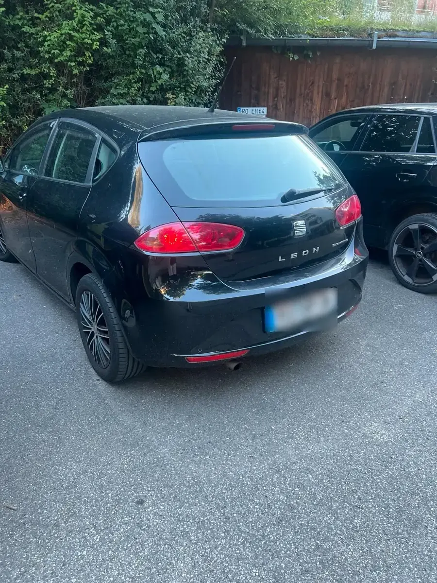 Gebraucht Seat Leon 105 PS (77 kW) 2011 Schwarz Kleinwagen