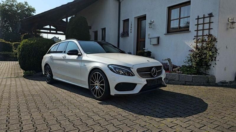 Weiß Gebraucht 2016 Mercedes C450 AMG AMG Kombi | 27.900 € (Fairer Preis) - Bild 1/4