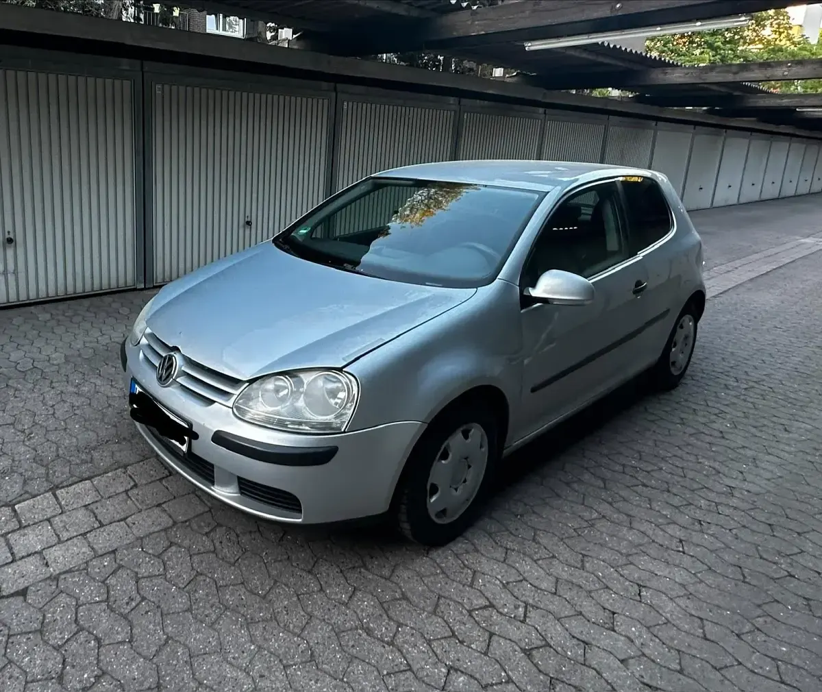 Usata VW Golf 75 CV (55 kW) 2004 Argento Coupé