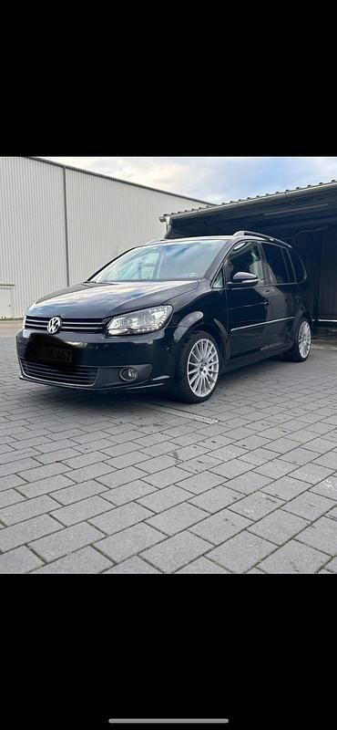Schwarz Gebraucht 2012 VW Touran Van / Kleinbus | 7.658 € (Fairer Preis) - Bild 1/4