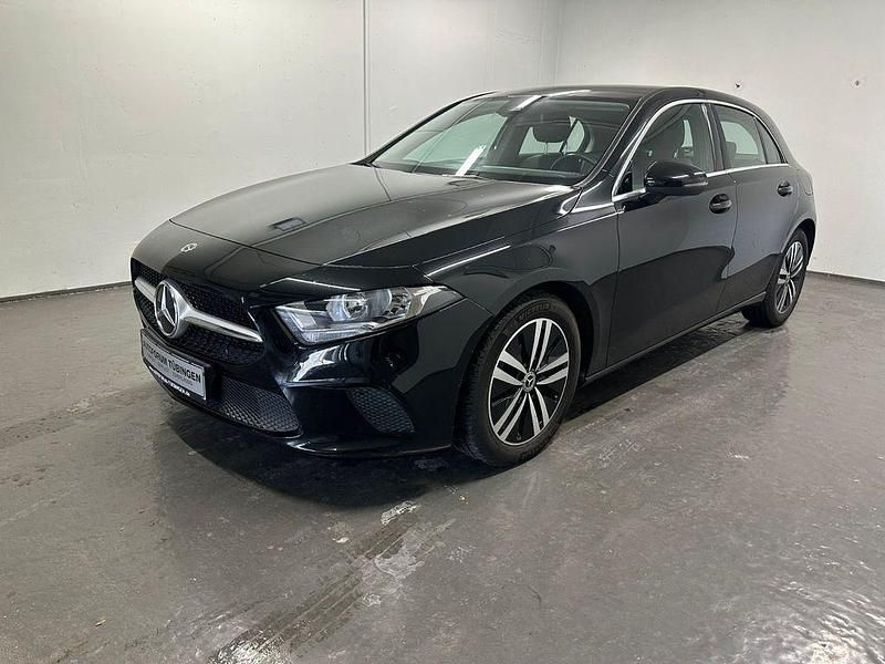 Gebraucht Mercedes A200 Progressive 150 PS (110 kW) 2021 Schwarz Limousine