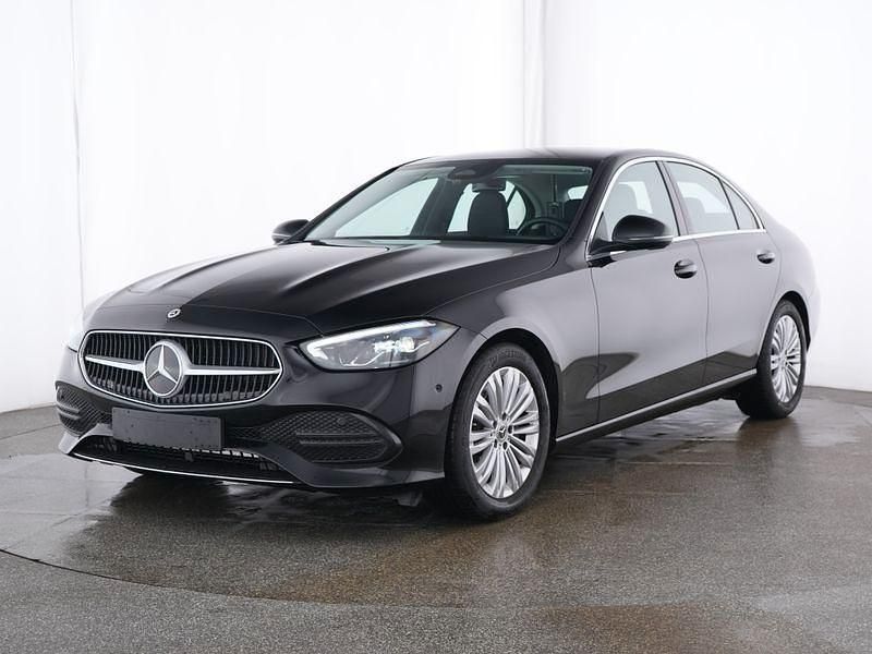 Metalliclack obsidianschwarz Gebraucht 2024 Mercedes C180 Avantgarde Limousine | 36.850 € (Guter Preis) - Bild 1/4