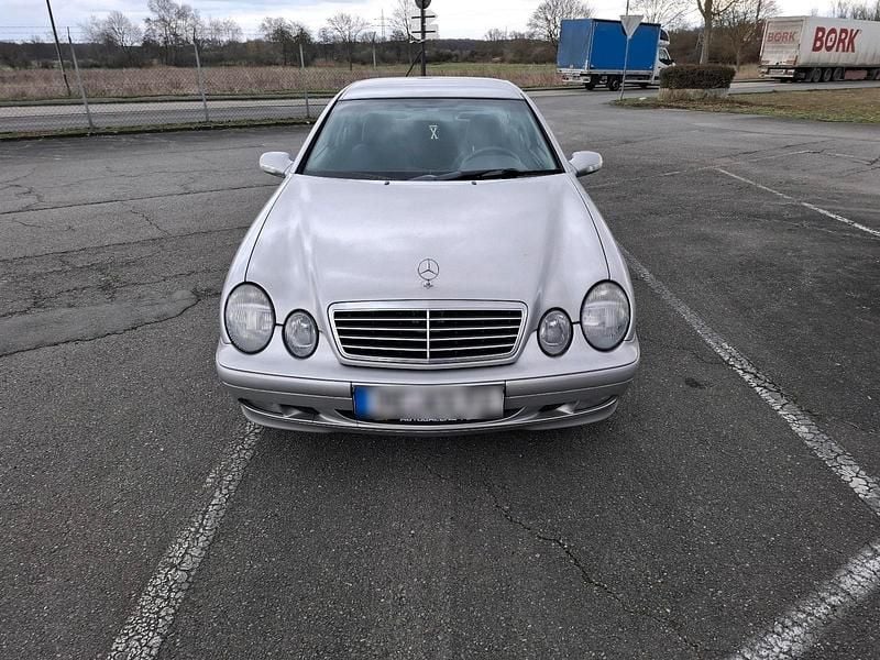 Gebraucht Mercedes CLK200 136 PS (100 kW) 2000 Grau Coupé