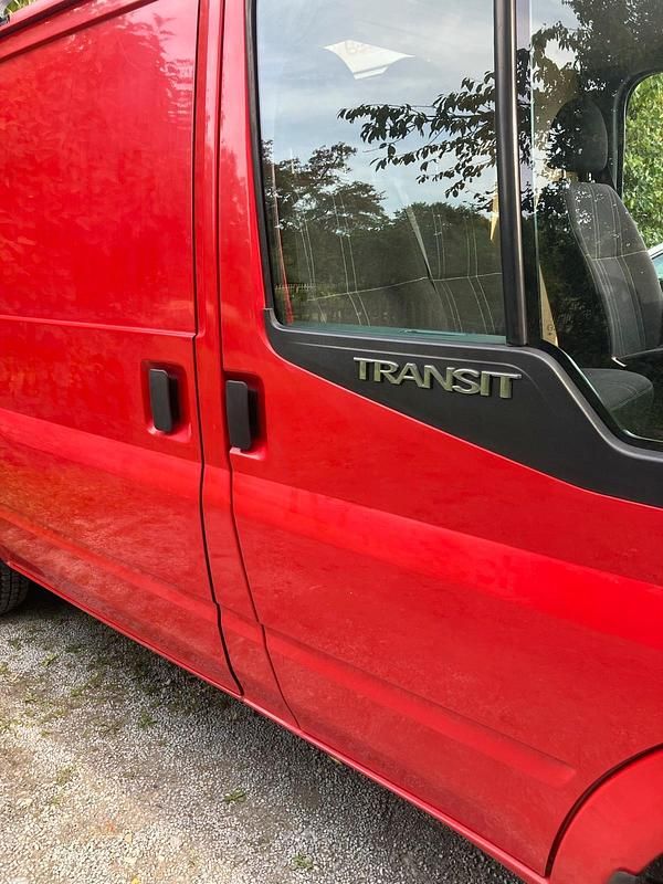 Używany Ford Transit 63 KM (46 kW) 2008 Czerwony Minivan