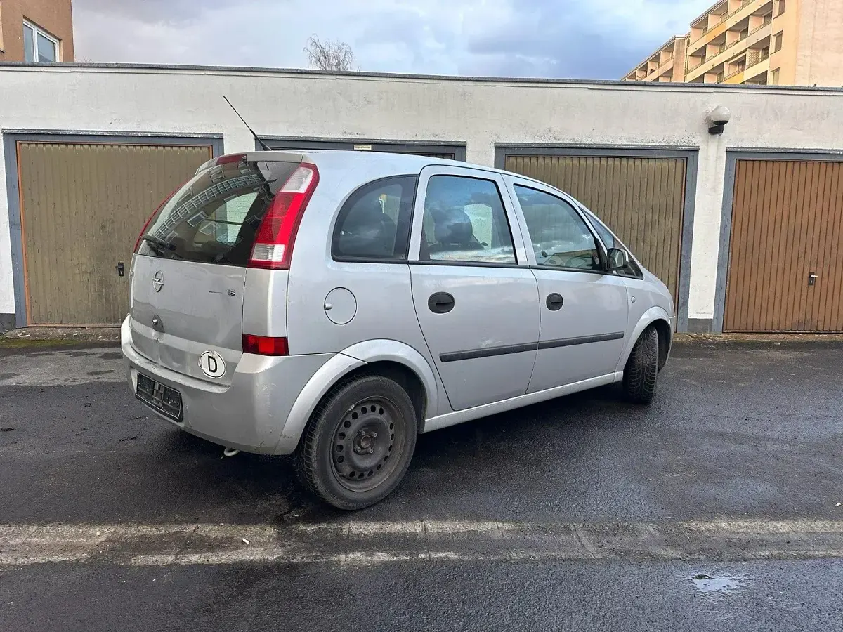Gebraucht Opel Meriva 101 PS (74 kW) 2004 Silber Van / Kleinbus