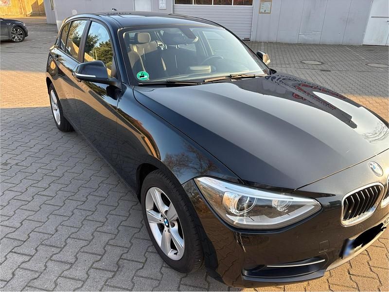 Gebraucht BMW 118 143 PS (105 kW) 2014 Schwarz Kleinwagen