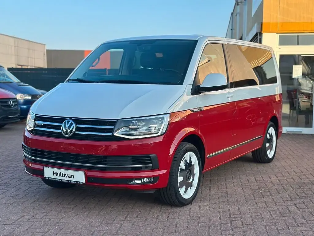 Gebraucht VW Multivan 150 PS (110 kW) 2016 Rot Van / Kleinbus