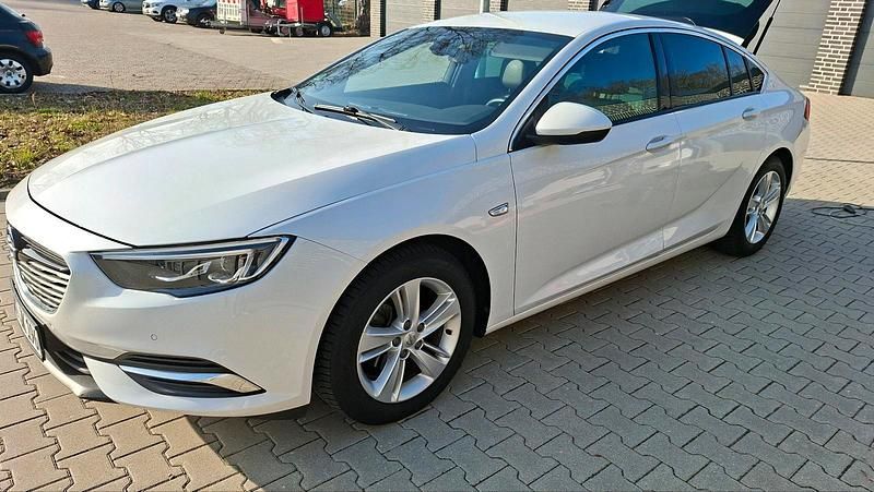 Gebraucht Opel Insignia Innovation 136 PS (100 kW) 2019 Weiß Limousine