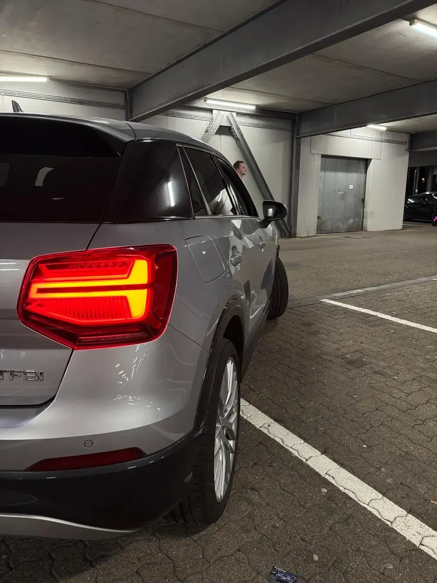 Gebraucht Audi Q2 Design 150 PS (110 kW) 2018 Grau SUV