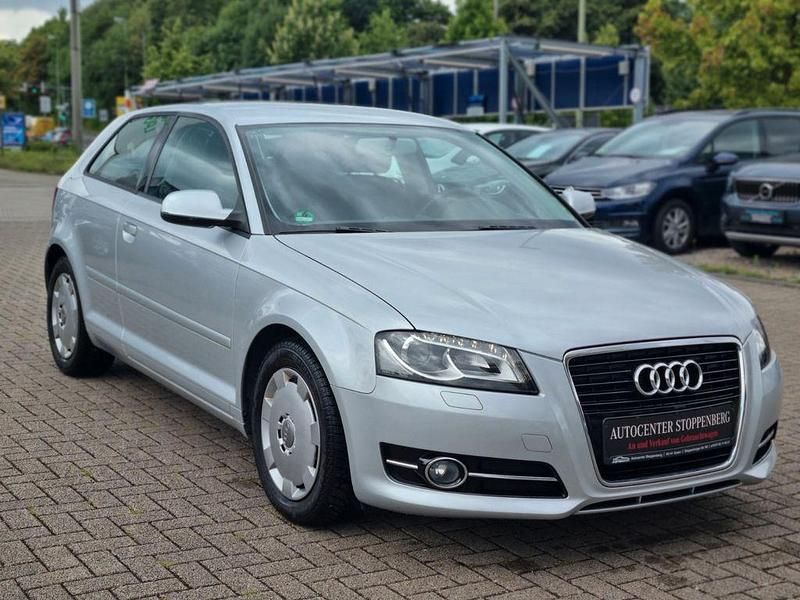 Gebraucht Audi A3 Attraction 105 PS (77 kW) 2011 Silber Limousine