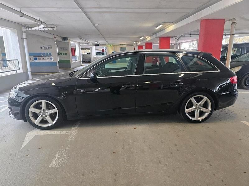 Używany Audi A4 170 KM (125 kW) 2010 Czarny Kombi