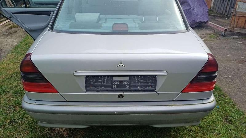 Gebraucht Mercedes C200 Elegance 102 PS (75 kW) 2000 Limousine